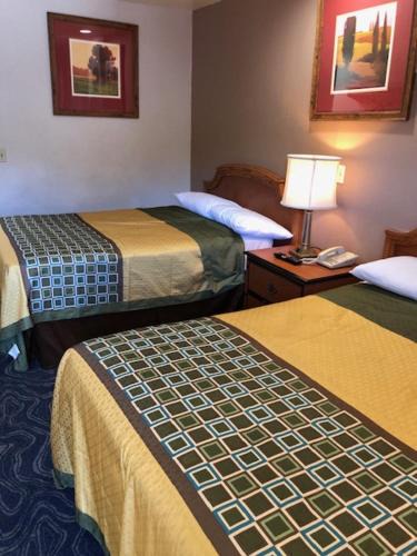 Oakland Hotel | Crown Lodge Motel