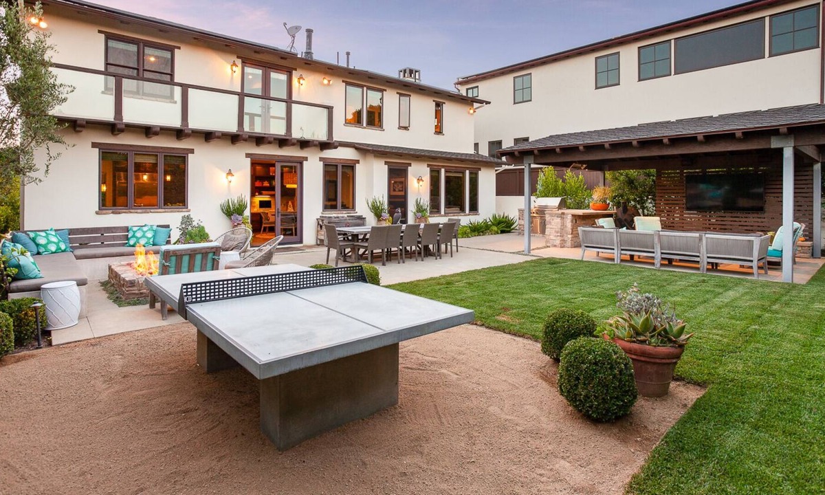 Corona del Mar House | Custom-Built Napa Farmhouse in CdM with Private Beach for Summer 2023 (Jun-Aug)