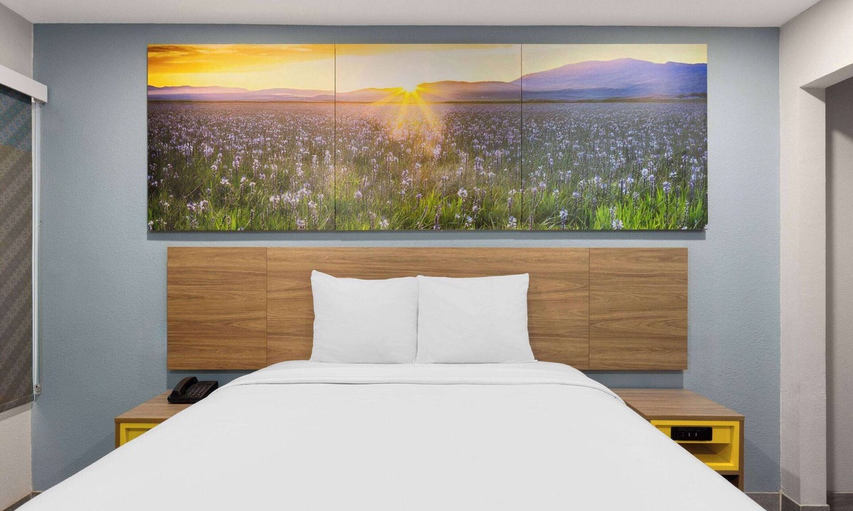 Bakersfield Hotel | Days Inn by Wyndham Bakersfield