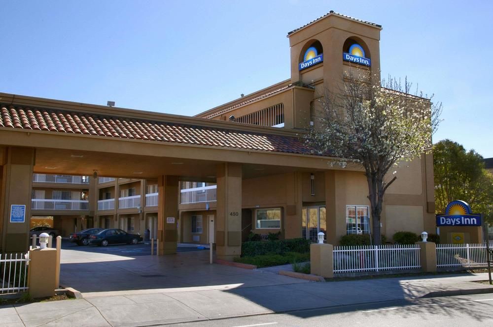 Hayward Hotel | Days Inn by Wyndham Hayward Airport