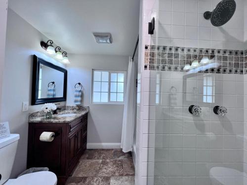 Hermosa Village House | Dazzling 5 Bedroom Pool Home 1/4 Mile To Disney