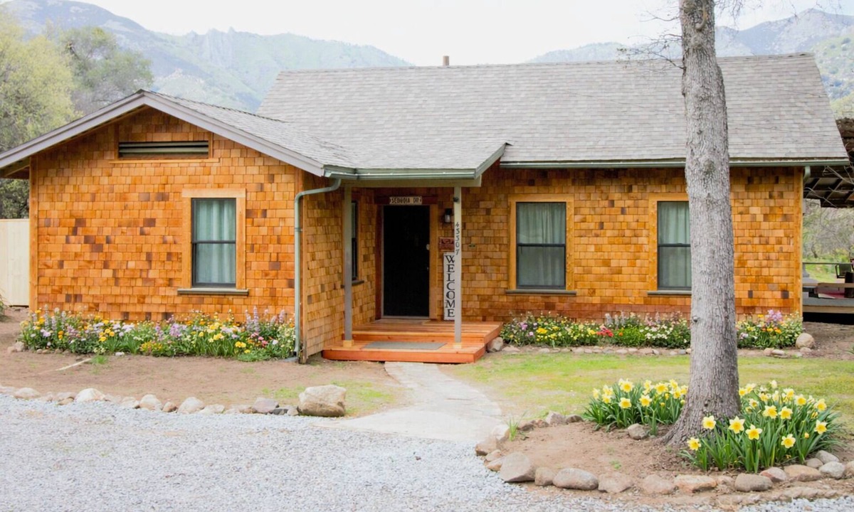 Three Rivers Cabin | Deer Hollow Cabin - A family-friendly 3-bedroom cabin in charming Three Rivers