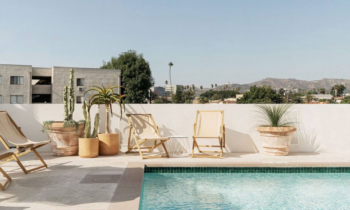 Sunset Junction House | Delight in That Quiet & Reserved Atmosphere! Minutes from Madison West Park