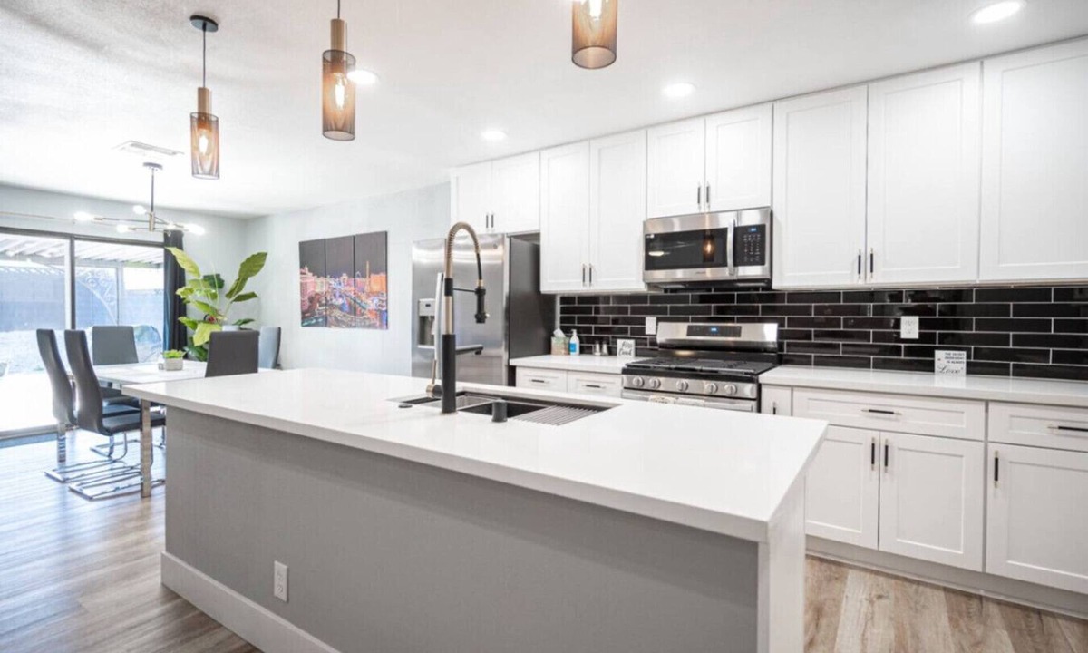 Summerlin House | Desert Oasis Close to Freemont Street