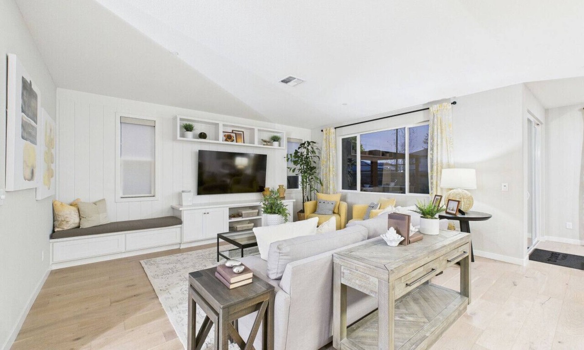 Lathrop House | Designer 4BR Home + Downstairs Suite | Near Parks & Shops