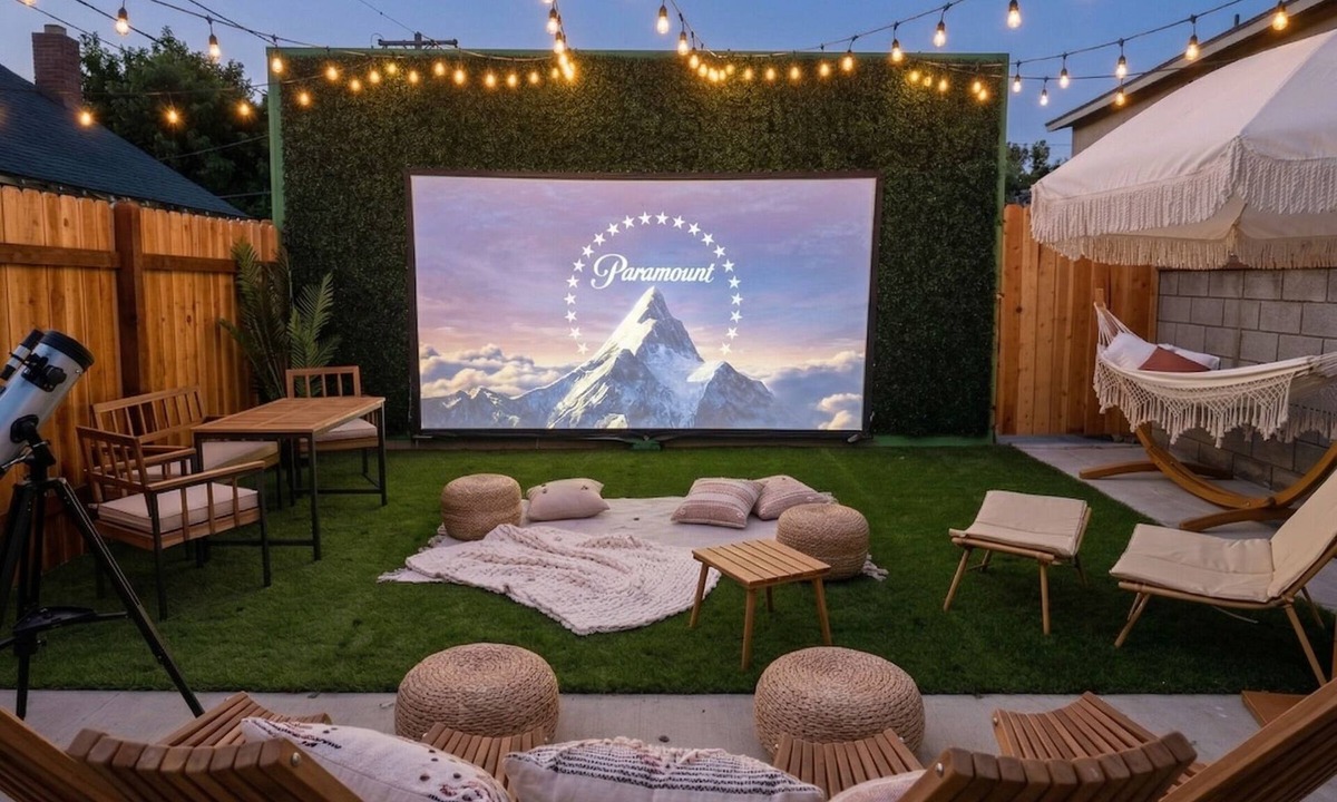 Hawthorne House | Designer South Bay Patio Cinema Near Beach, SoFi