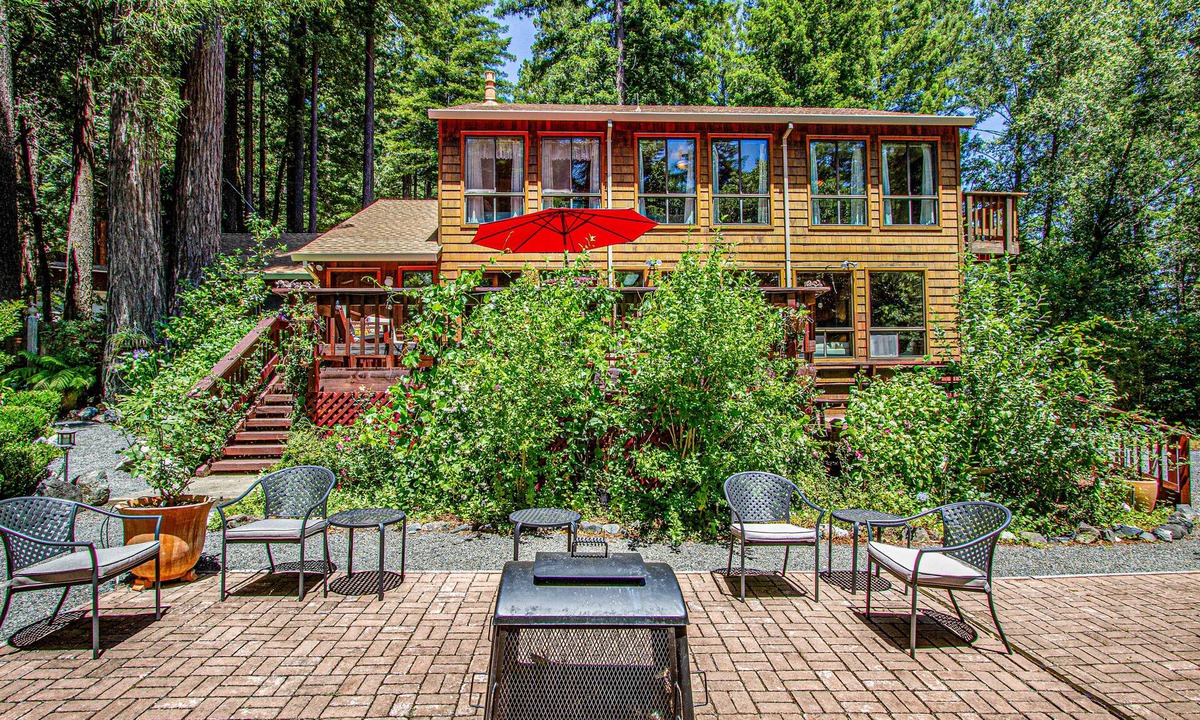 Cazadero House | Dog-friendly home with a hot tub, deck, grill & washer/dryer - golf nearby