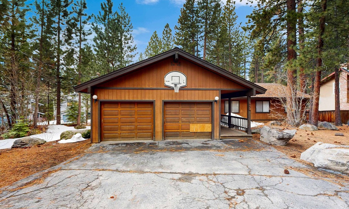 Incline Village House | Dog-friendly retreat in Incline Village with fireplace & washer&dryer