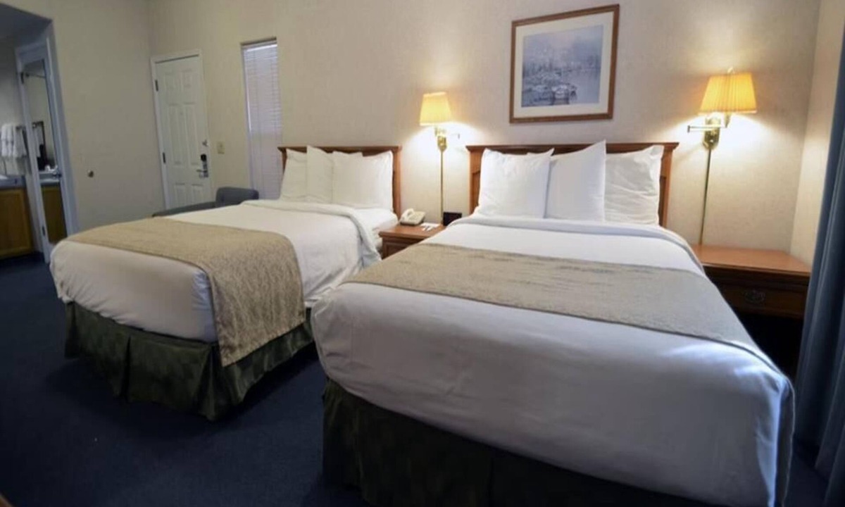 Fresno Hotel | Double Room, 2 Queen Beds