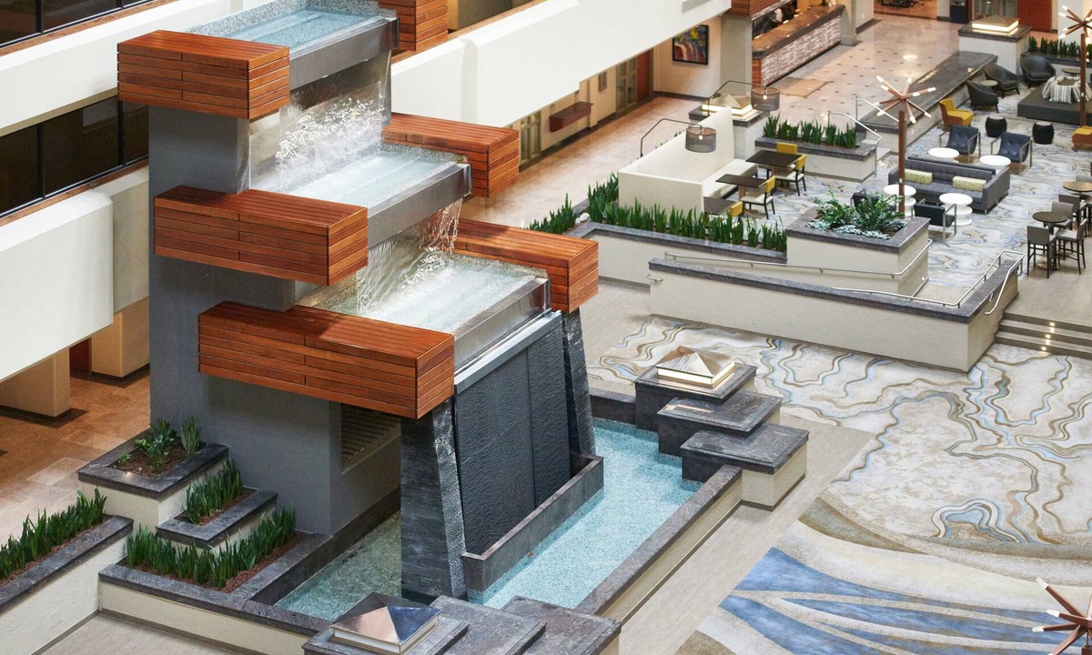 Downtown Hotel | DoubleTree by Hilton Fresno Convention Center