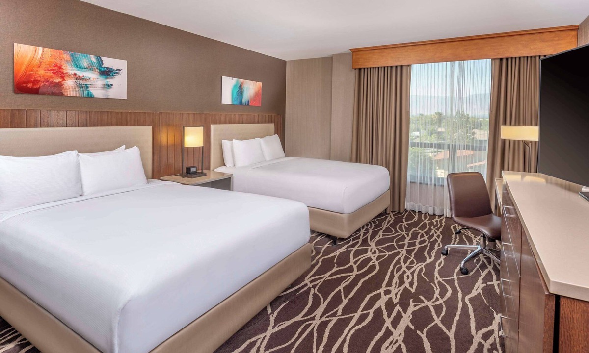San Bernardino Hotel | DoubleTree by Hilton Hotel San Bernardino