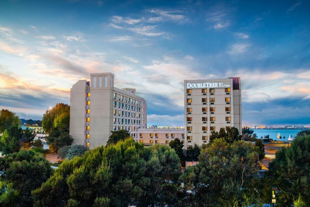 Burlingame Hotel | DoubleTree by Hilton San Francisco Airport