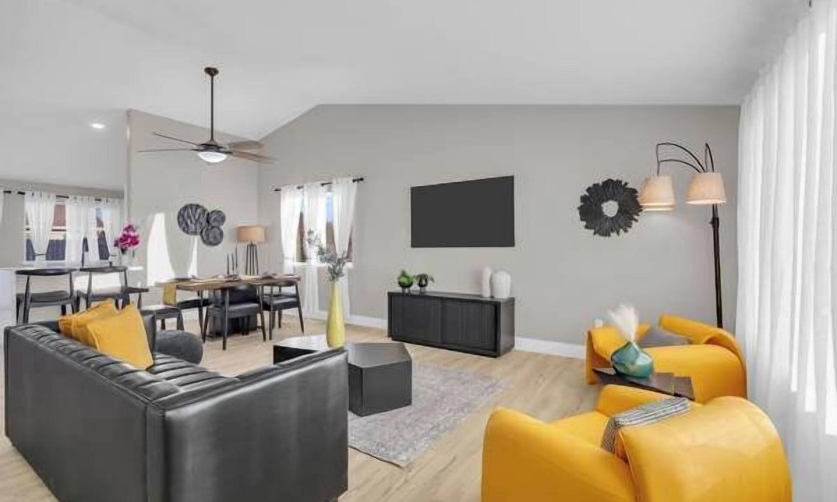 Fernley House | Echo Desert House-20 Min to USA Pkwy/4BR/2Bathrooms|Sleeps 9
