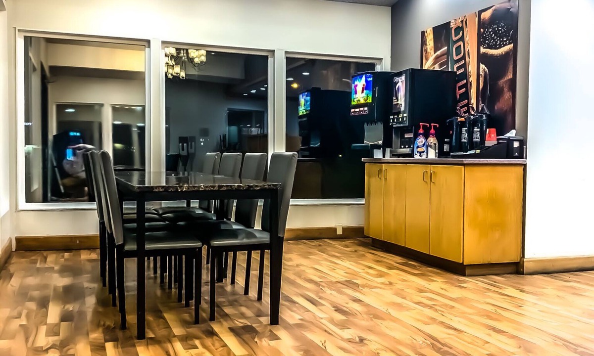 Winnemucca Hotel | Econo Lodge Inn & Suites Winnemucca