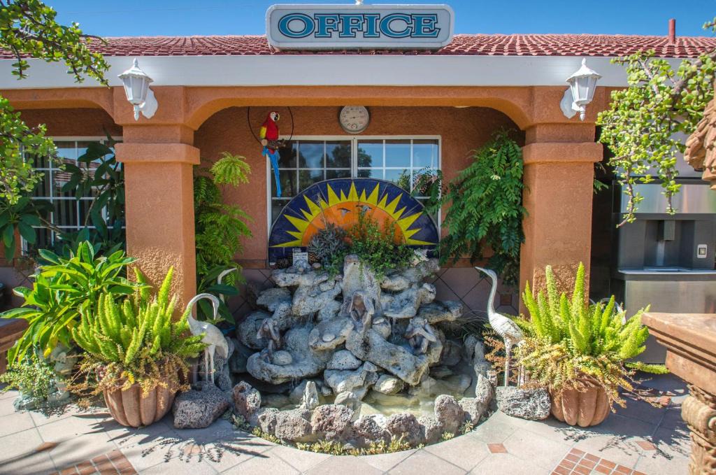 Los Banos Hotel | Economy Inn Los Banos