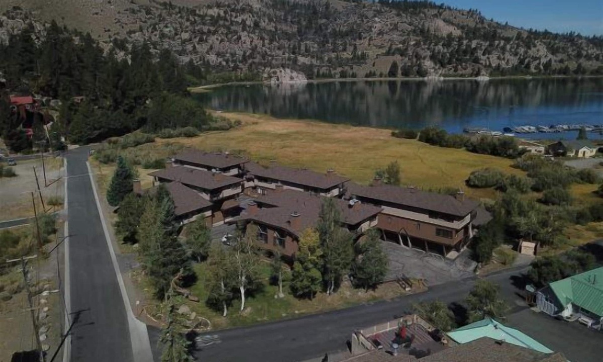 June Lake Condo | Edgewater #17 - 2 bedroom+loft w/Mountain Views!