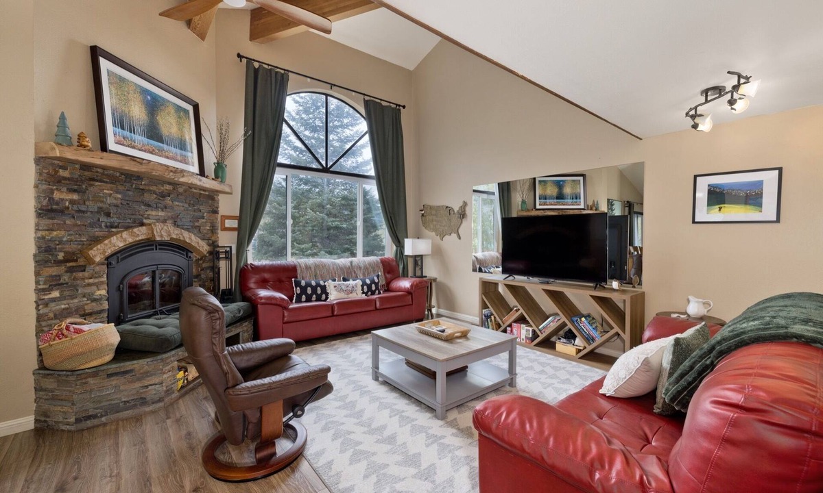June Lake Condo | Edgewater 19, steps from the June Lake Marina.