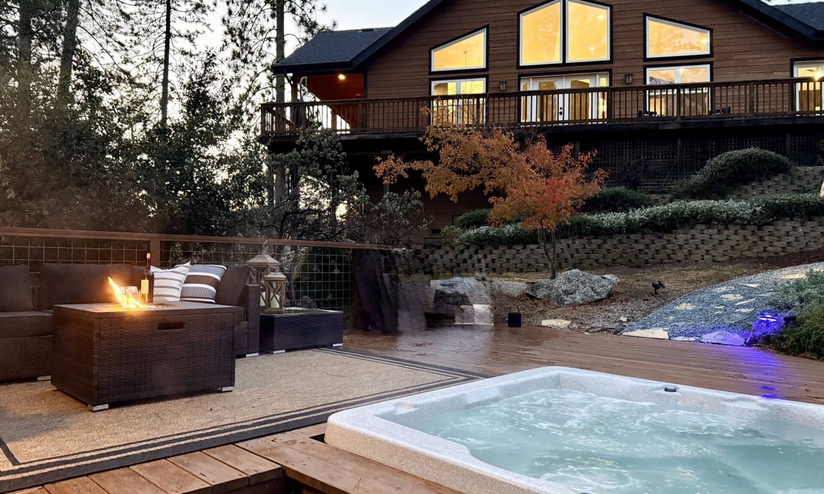 Mariposa House | Elegant Blackwood Grove by Casa Oso