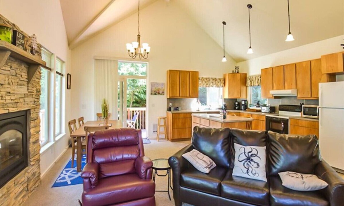 Sequim House | Enchanted Cove - Where the forest meets the sea