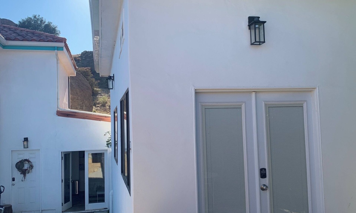 Canoga Park Apartment | Enchanting private studio top of the mountain in Chatsworth