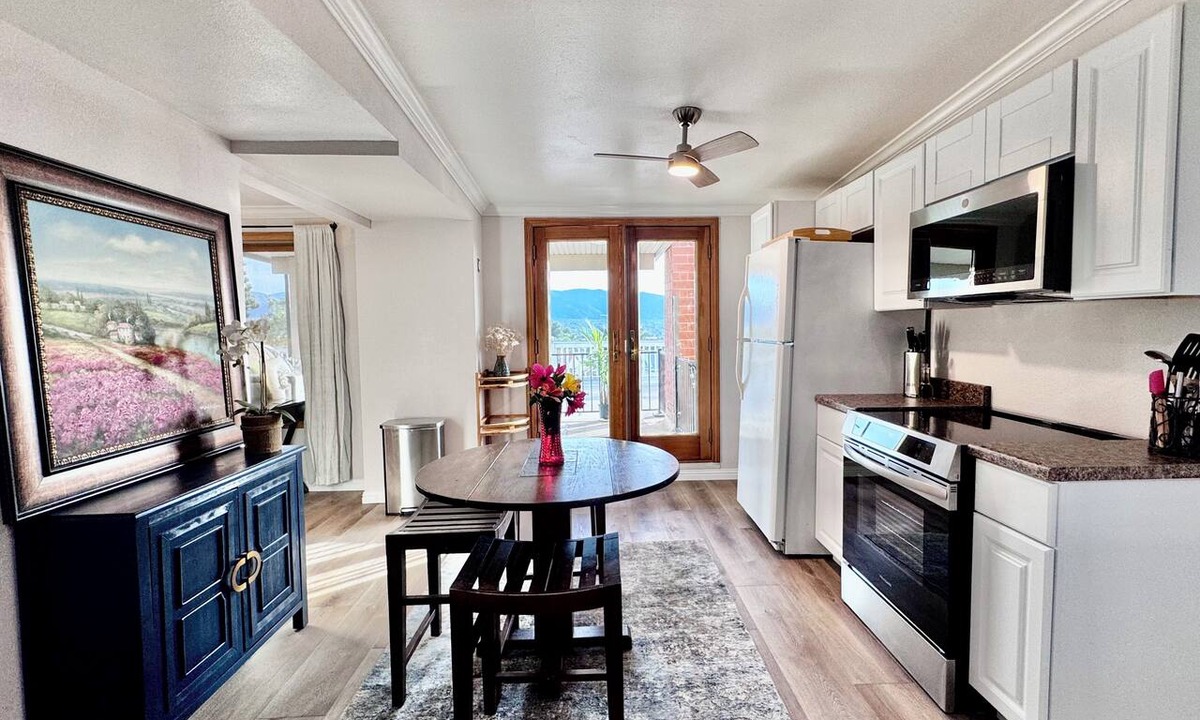 Corona Apartment | Enjoy a comfortable one-bedroom suite designed for extended stays in Corona. This private second-floor unit is ideal for traveling professionals, relocation guests, corporate housing, and insurance stays.
