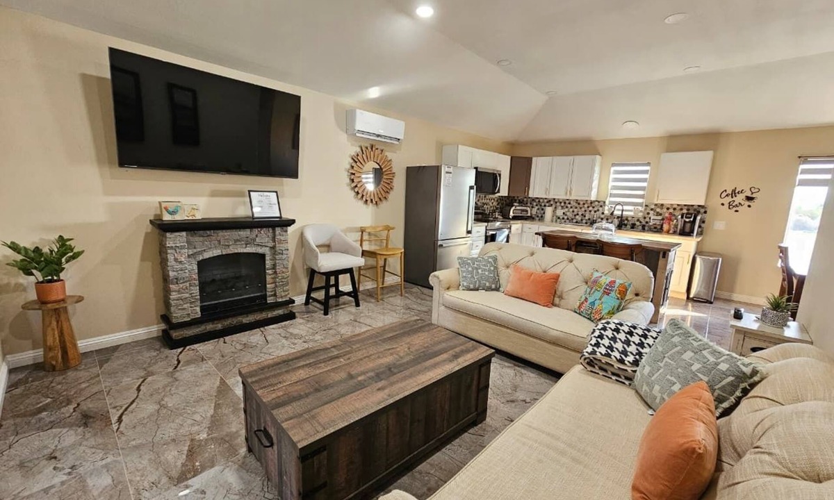 Mojave Desert House | Enjoy this entire home near Death Valley National Park 25 minute to Junction