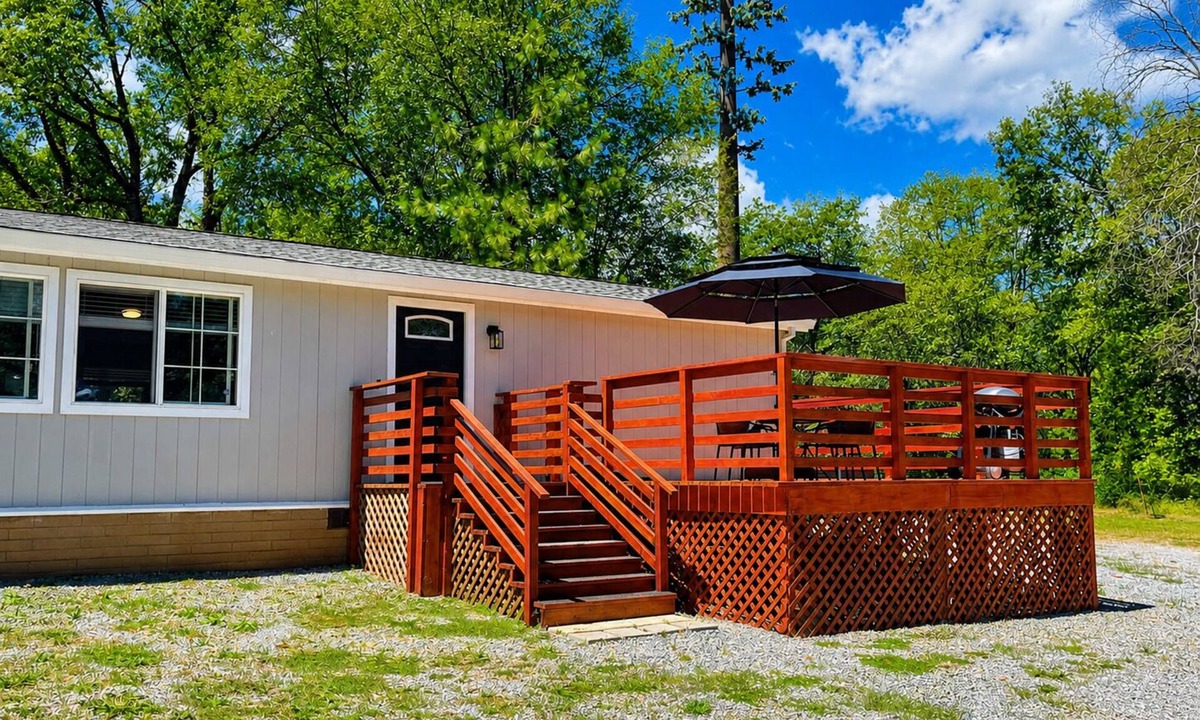 Lakehead-Lakeshore House | Escape to the Lake: Relax, Recharge, Reconnect