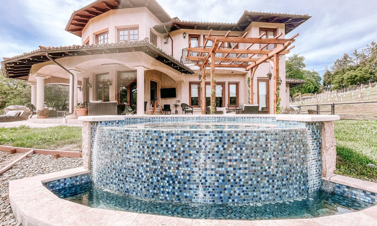 Los Gatos House | Estate property on Lexington Reservoir minutes from downtown, wineries, beaches