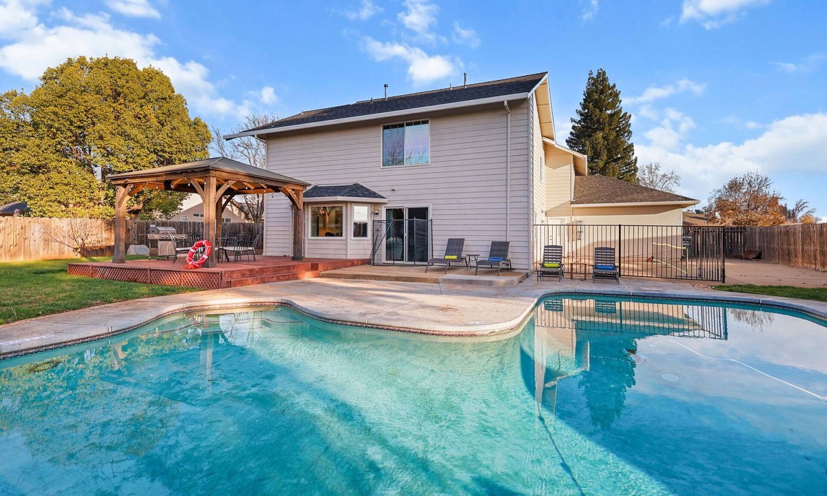 Redding House | Evergreen Retreat Spacious + family friendly