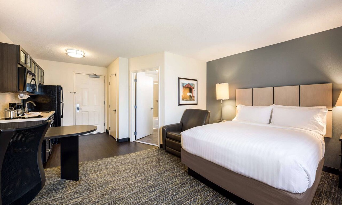 Santa Clara Hotel | Excellent Choice! W/Private Full Kitchen! Minutes to California's Great America