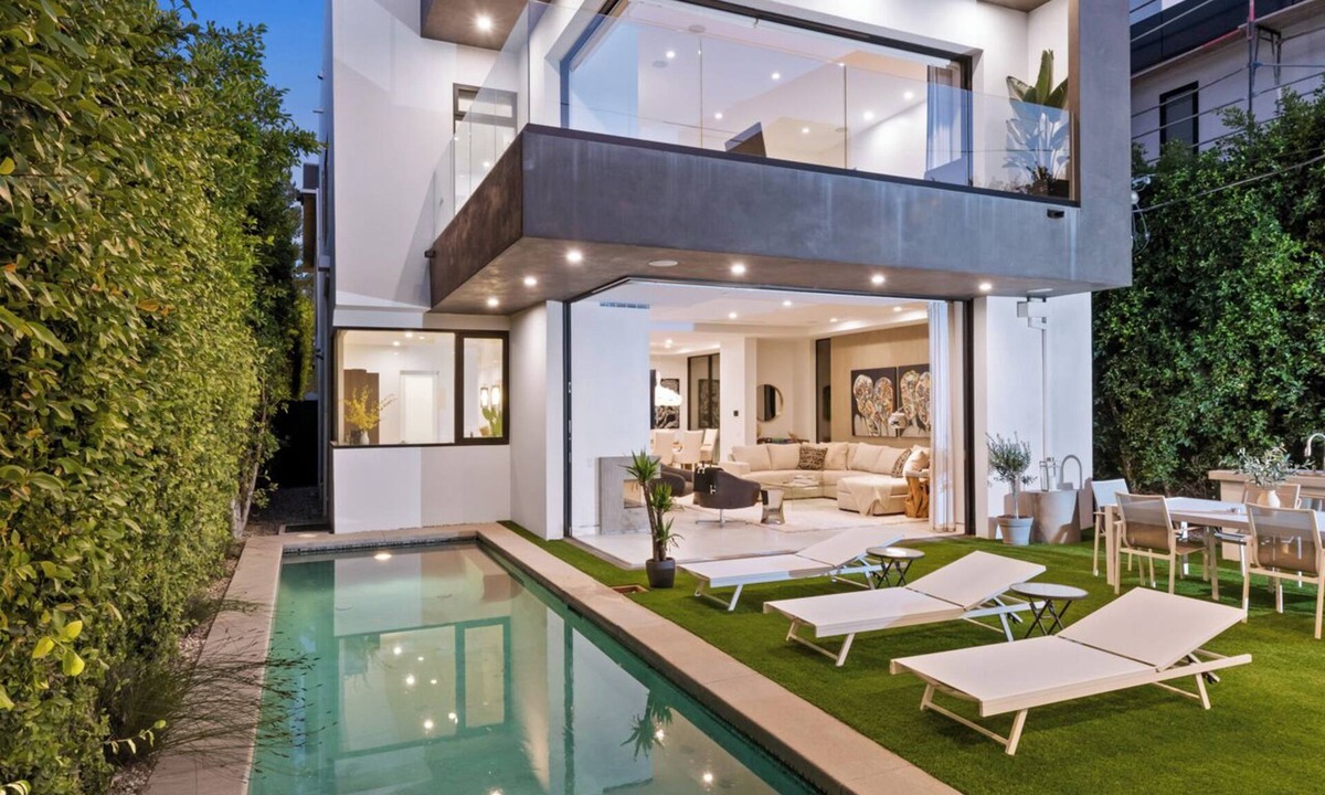 Beverly Grove House | Exquisite Modern Luxury Villa, Rooftop Deck, Pool