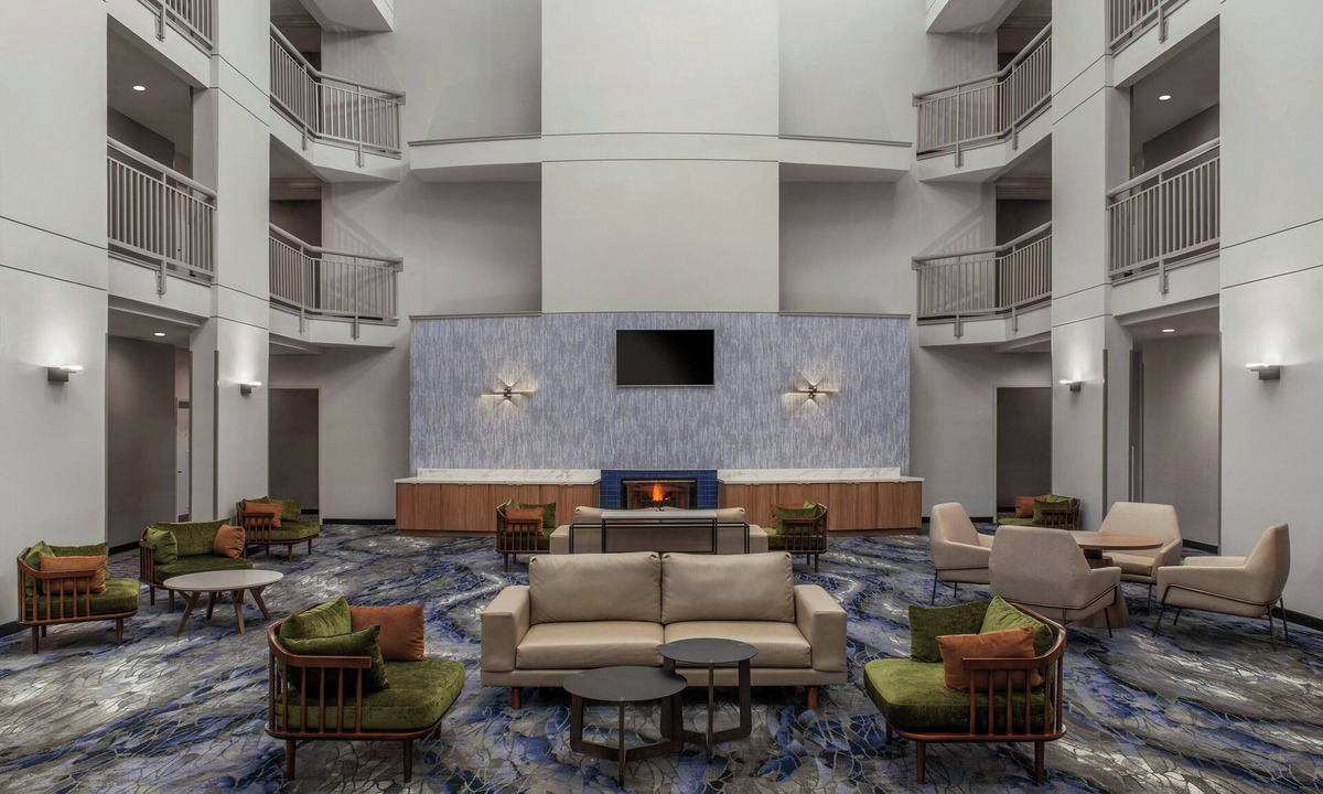 Hayward Hotel | Fairfield Inn & Suites by Marriott Oakland Hayward