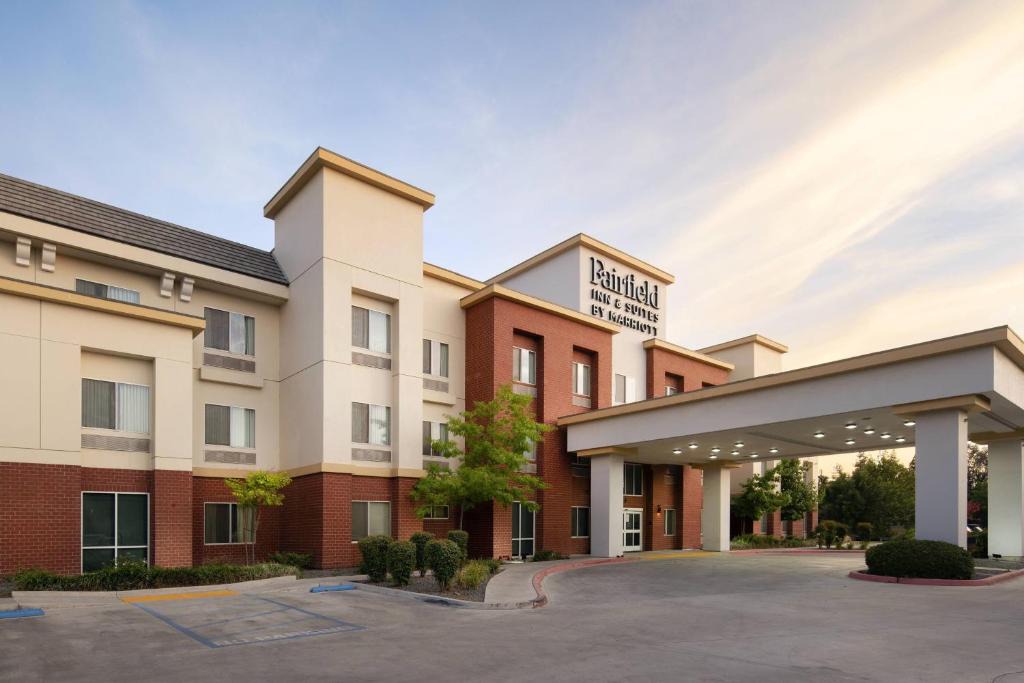 Tulare Hotel | Fairfield Inn & Suites by Marriott Visalia Tulare