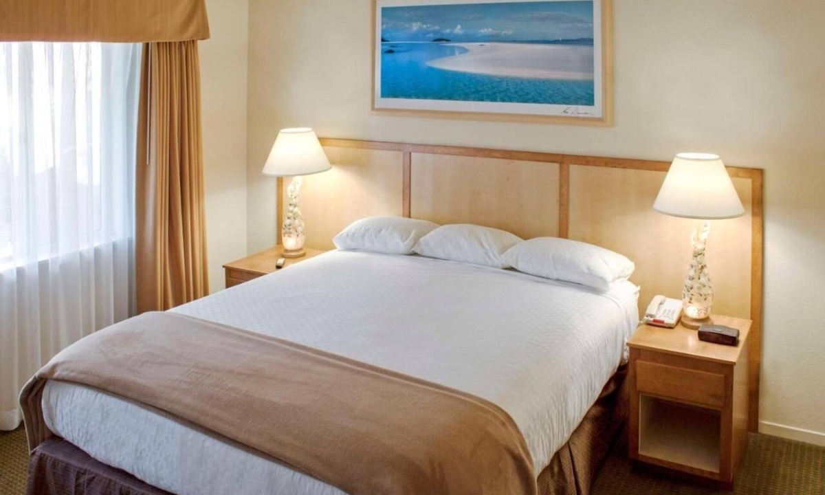 Avila Beach Hotel | Family Beach Getaway! Free Parking, Onsite Pool, Near Avila Beach Pier!