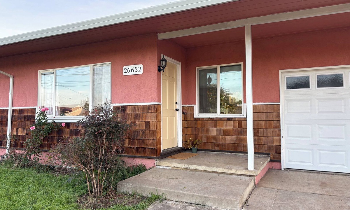 Mission - Garin House | Family friendly 3-bedroom house in quiet Hayward neighborhood
