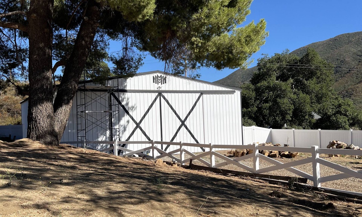 Santa Clarita House | Family Friendly Farmhouse!