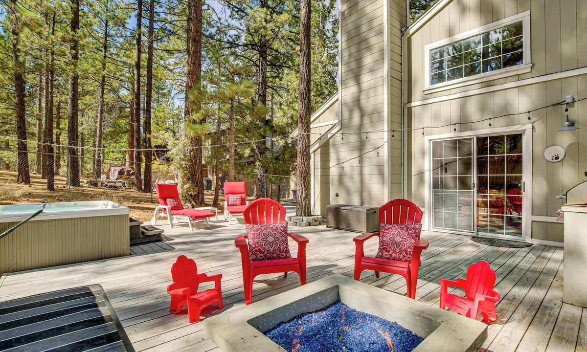 Big Bear City House | Family-Friendly Home w/Hot Tub in Big Bear!