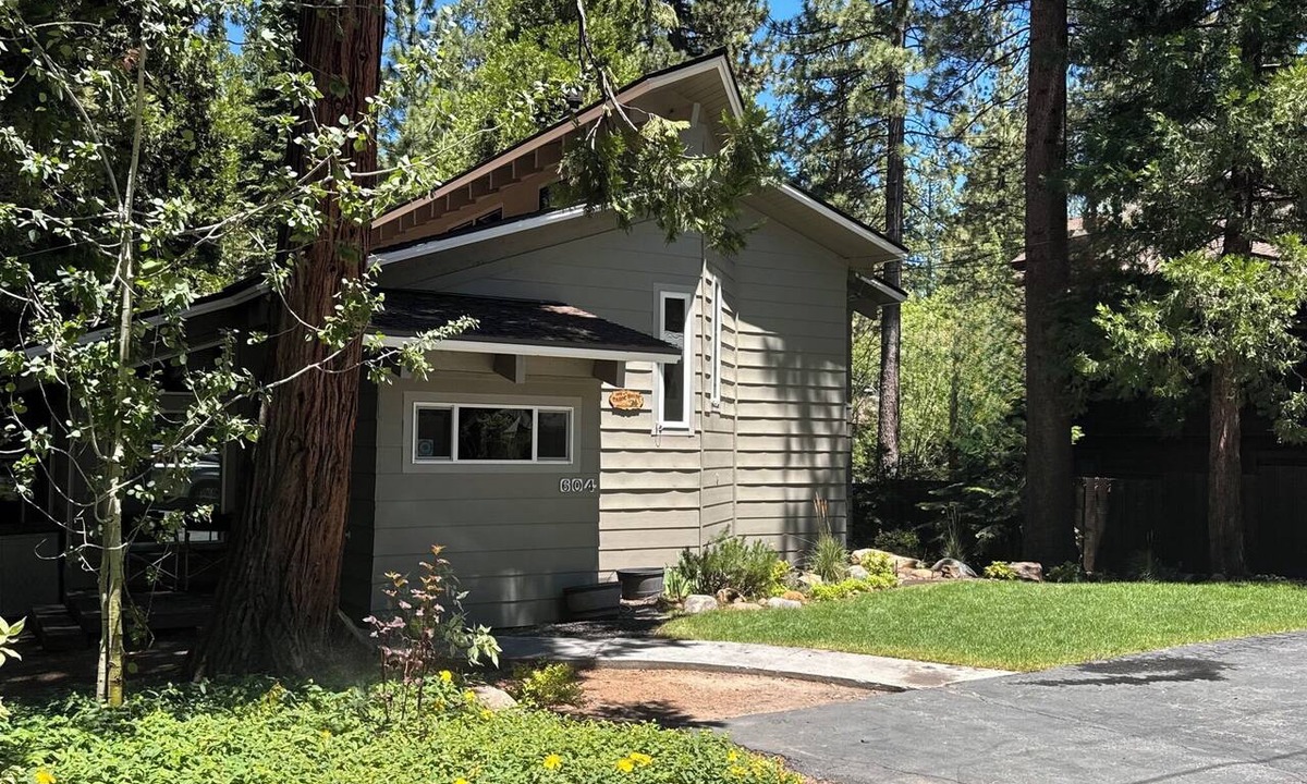 Tahoe Sierra Estates House | FANTASTIC MOUNTAIN HOME - GREAT LOCATION-TAHOE CITY!