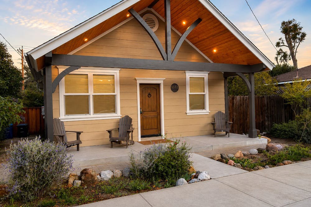 Paso Robles House | Fenced Yard + Walk to Downtown | Wine Country | Olive with a Twist