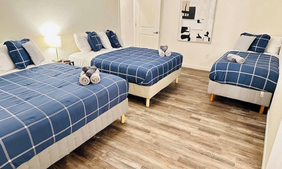 Fernley House | Fernley Dream Residence-20 Min to USA Pkwy|4Bedroom|14Sleeps