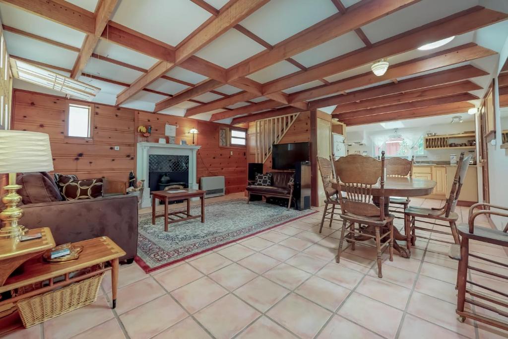 Guerneville House | Fife Cottage