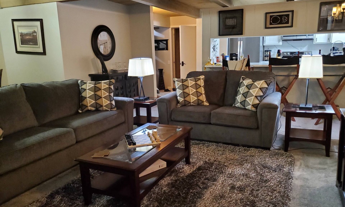 Mammoth Lakes Condo | FIRESIDE IN THE VILLAGE- SLPS 6; apprx 100 ft from GONDALA Location;location