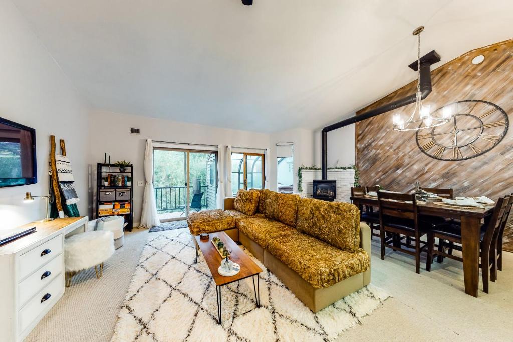 Mammoth Lakes Apartment | Forest Creek 26