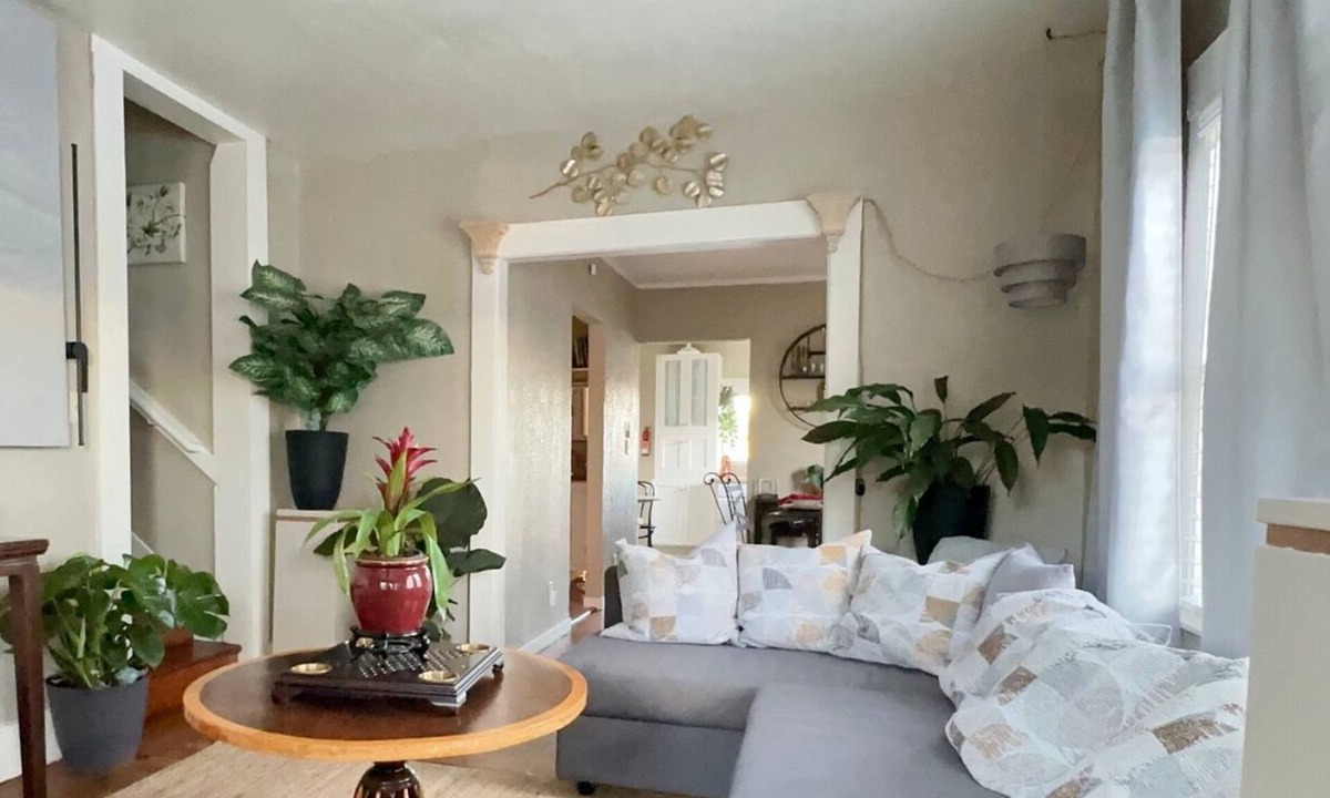 Oakland House | Free Parking Fast WiFi Backyard Near OAK & BART