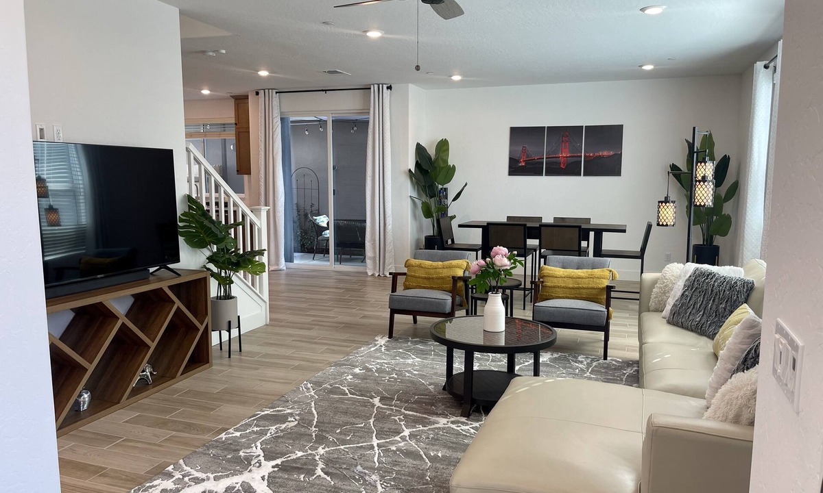 Clovis House | Fresh modern home-gated community with large pool-near Copper River