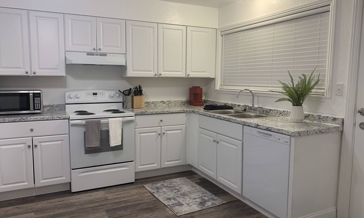 Midtown House | Furnished Midtown Reno Townhome Apt.