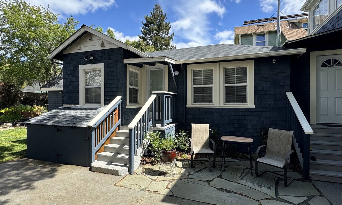 North Berkeley Cottage | Furnished North Berkeley pet-friendly cottage in the center of it all