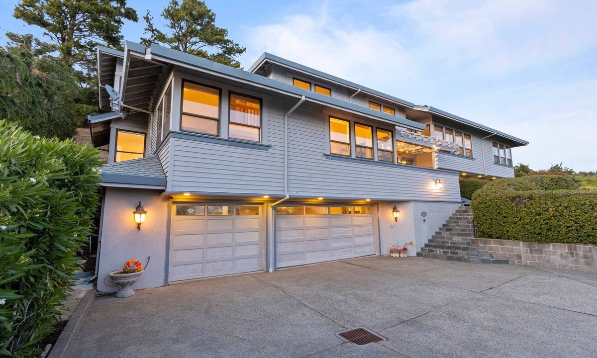 Country Club House | Gated 6BD Retreat: Bay Views,HotTub,Theater,Games