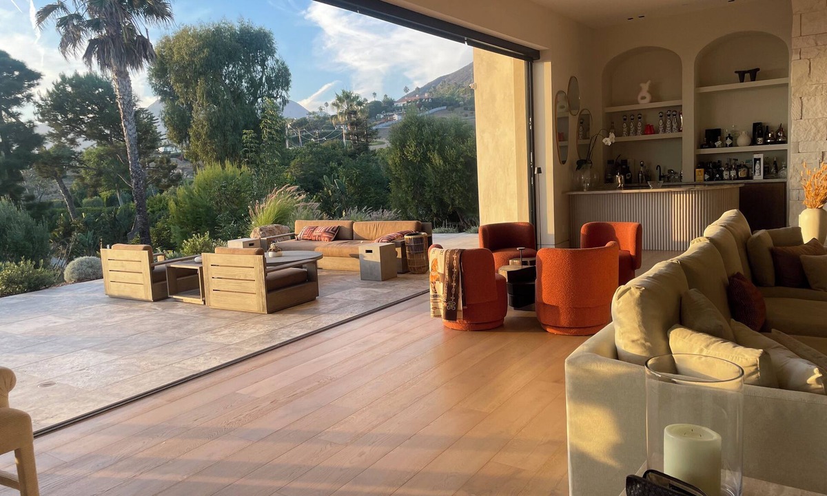 Western Malibu Villa | Gated Luxurious 6-bedroom villa with AC, in enchanting Malibu walk to the beach