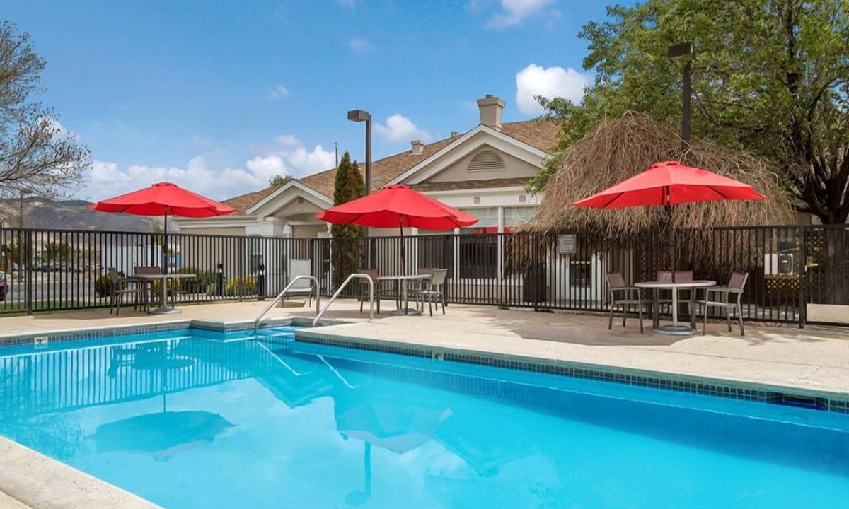 Reno/Tahoe Airport Hotel | Get Ready for Blissful Getaway! 3 Relaxing Units w/Full Kitchen, Pets Allowed!